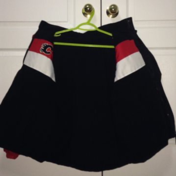 Calgary Flames Jacket - Picture 5 of 5